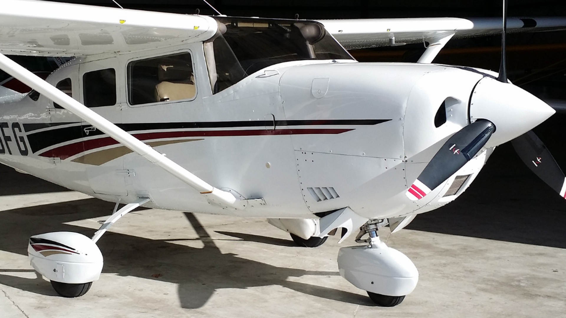 Aircraft CESSNA T206