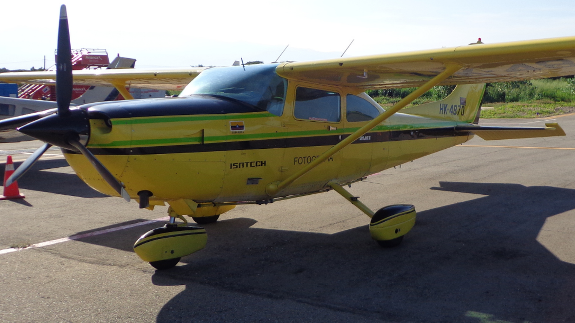 Aircraft CESSNA T182